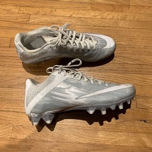 NIKE Mens Lacrosse cleats size 8.5 practically NEW